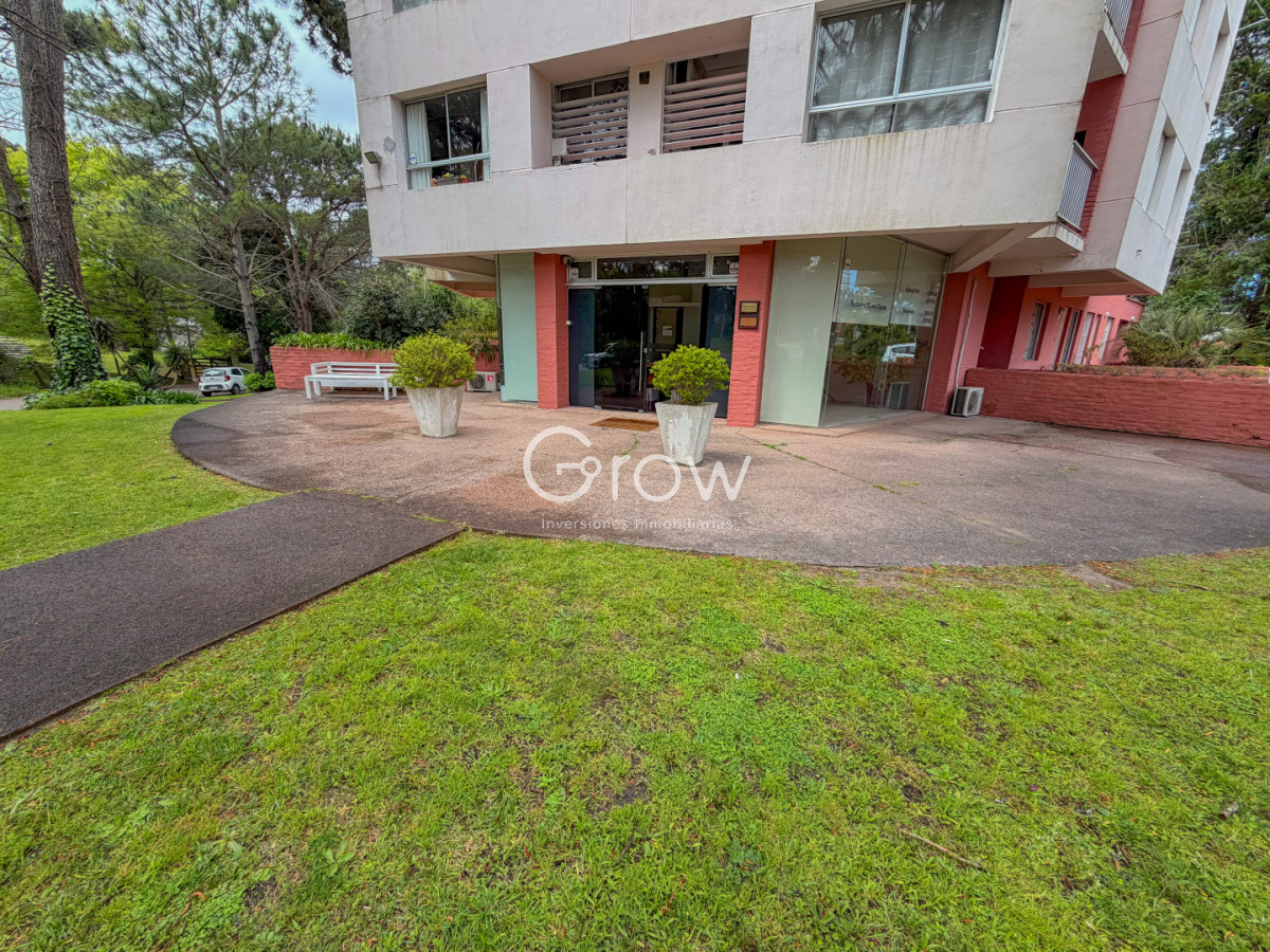 Local Comercial ID.4504 - Local comercial en zona estratégica de Punta del Este!