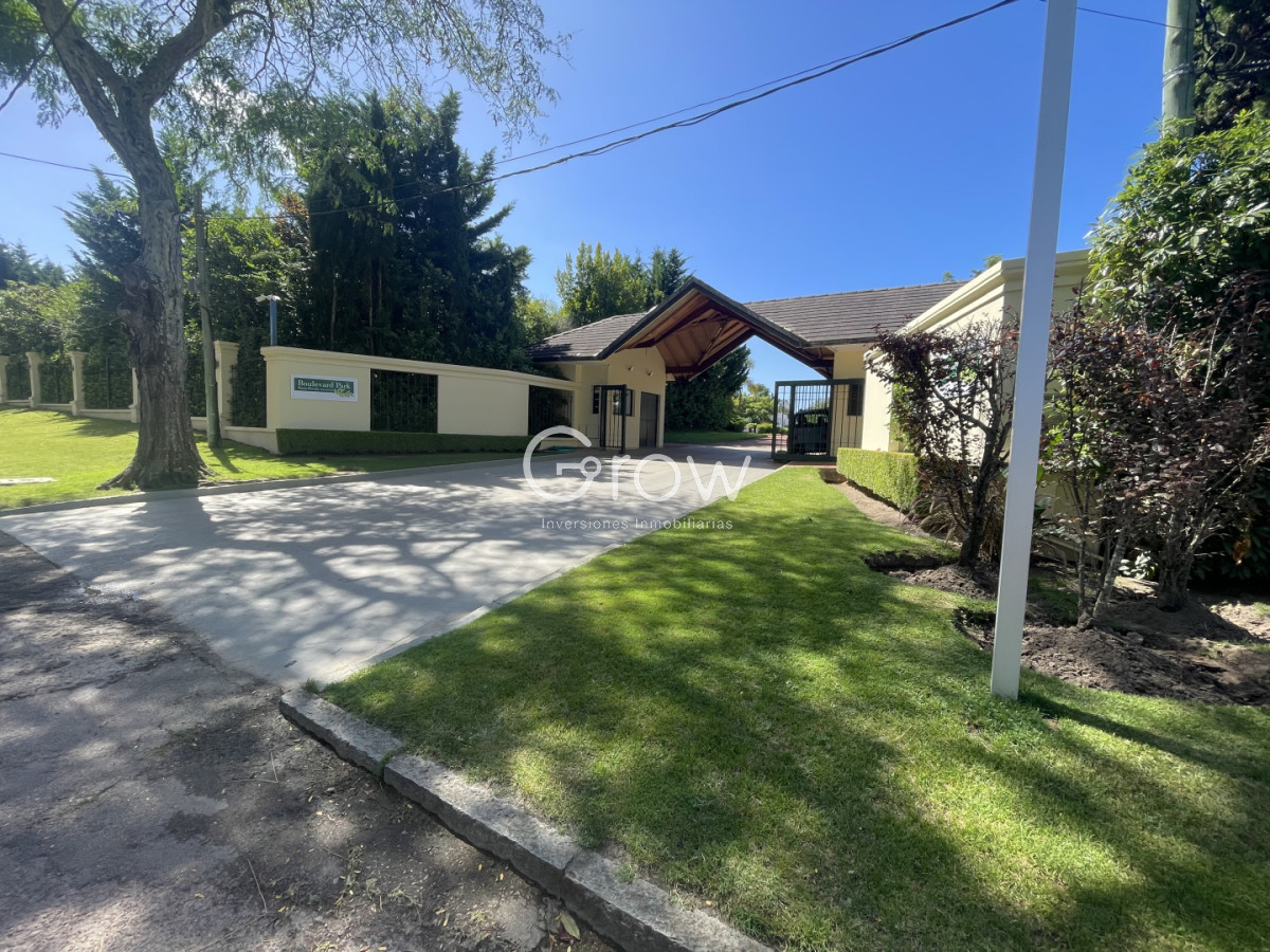 Terreno ID.2657 - Exclusivo lote en Boulevard Park