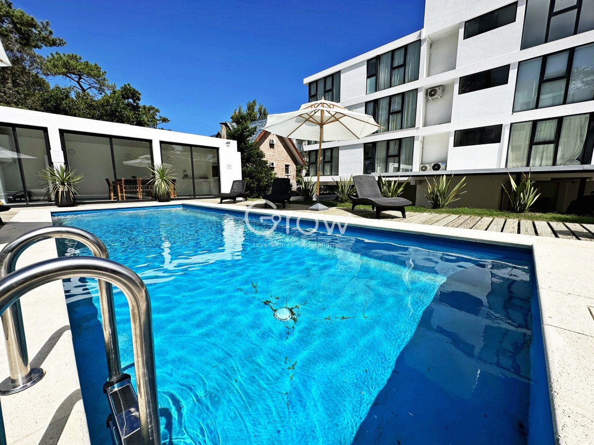 Apartamento ID.1 - Playa Mansa a 200 mts del mar! 3 dormitorios U$S 220.000! 