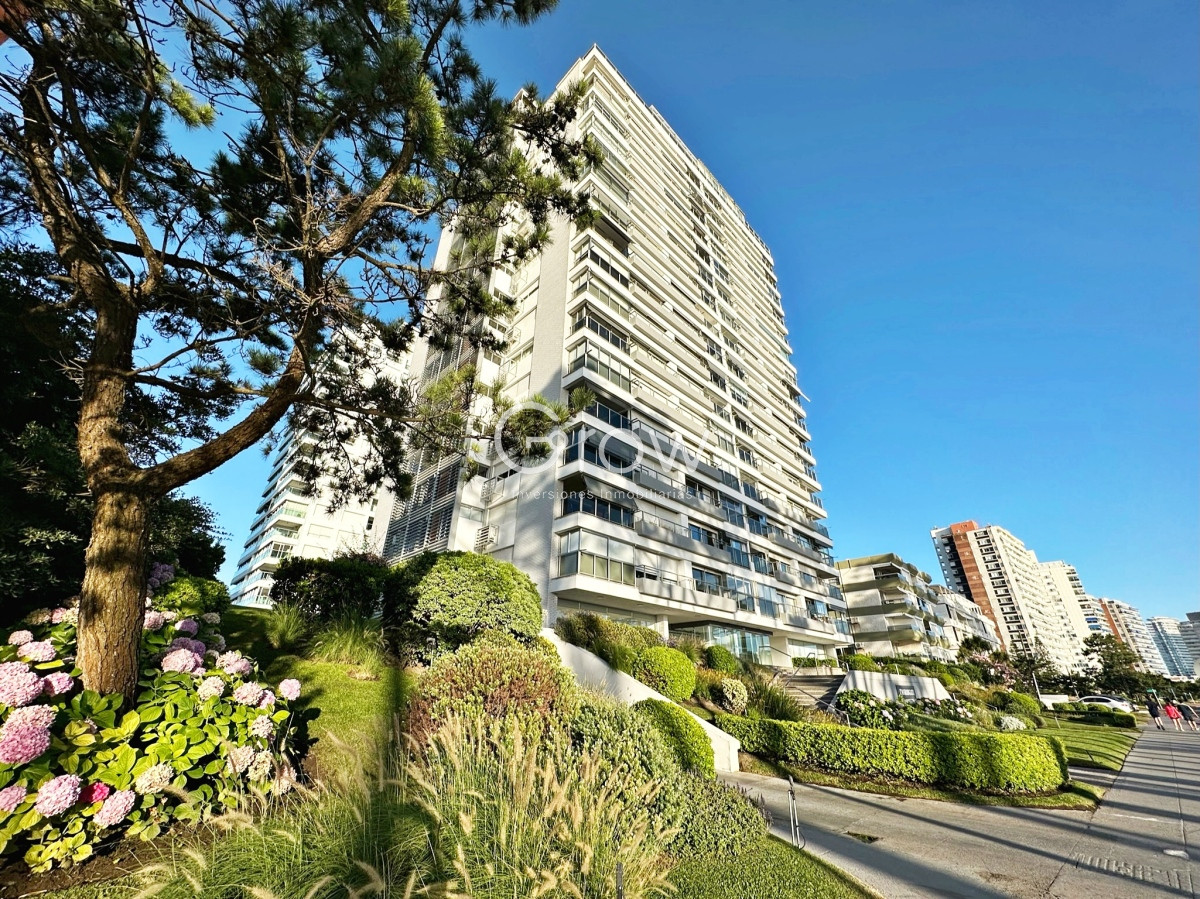 Apartamento ID.1160 - Gran penthouse en torre clásica de playa mansa 