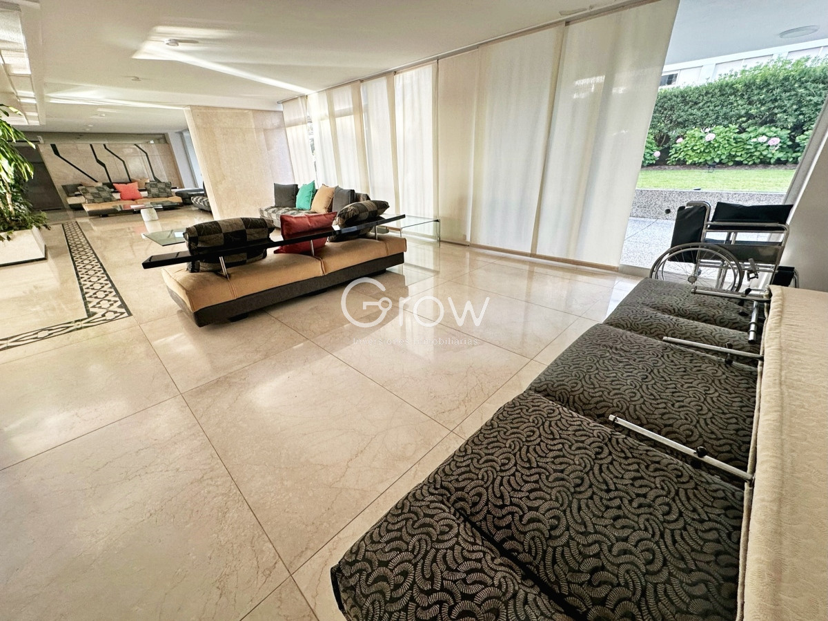 Apartamento ID.1160 - Gran penthouse en torre clásica de playa mansa 
