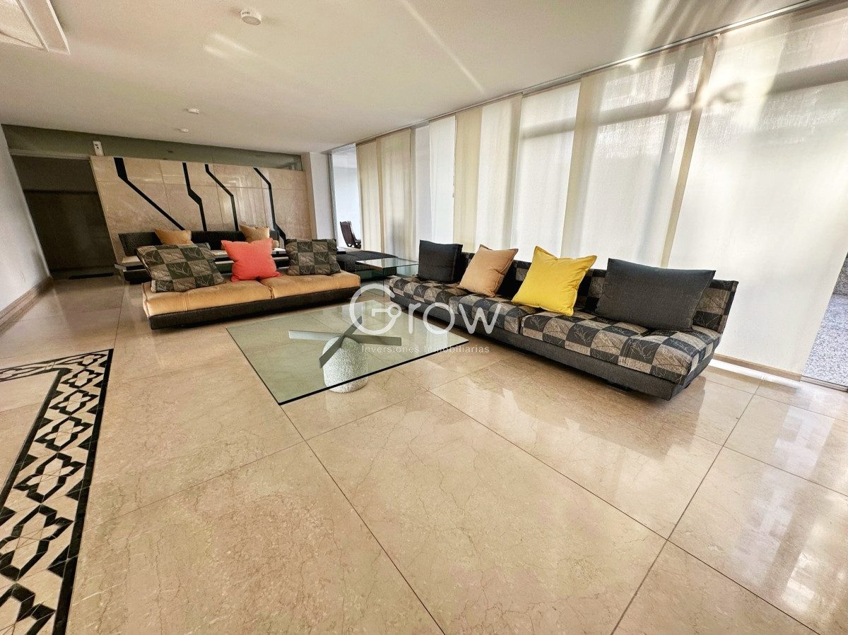 Apartamento ID.1160 - Gran penthouse en torre clásica de playa mansa 