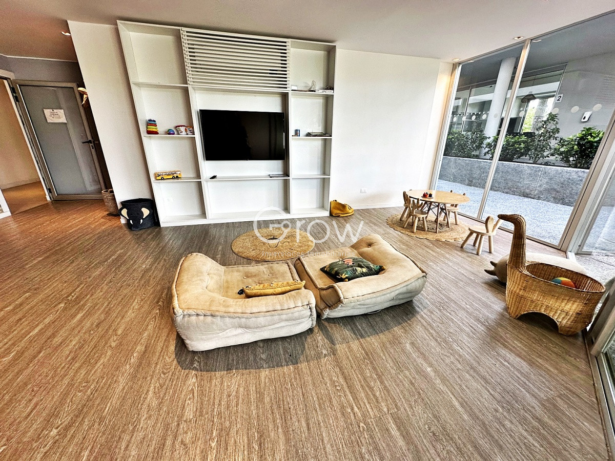 Apartamento ID.2612 - Piso alto en Av Roosevelt, alquiler de verano, Punta del Este!