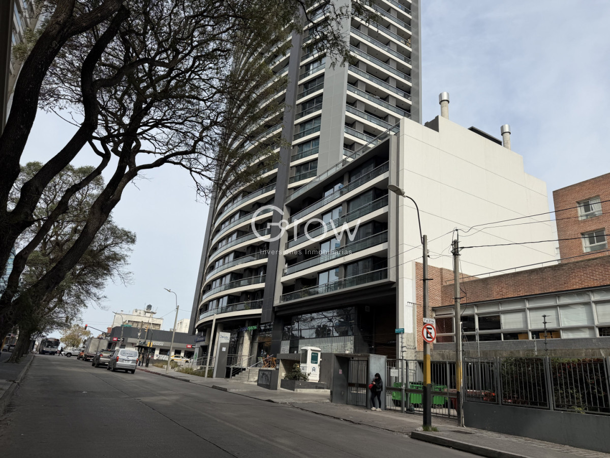 Apartamento ID.1766 - Alquiler anual en More Buceo piso alto!