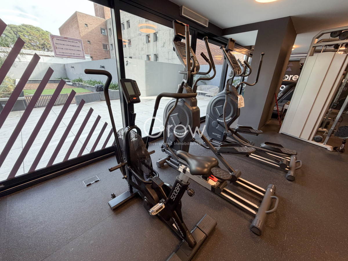 Apartamento ID.1766 - Alquiler anual en More Buceo piso alto!