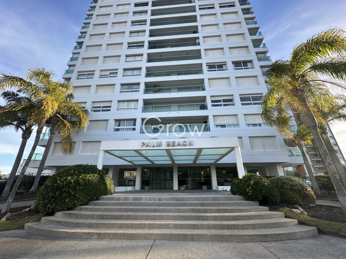 Apartamento ID.4091 - Exclusivo departamento piso alto en venta a solo pasos del mar en Playa Mansa