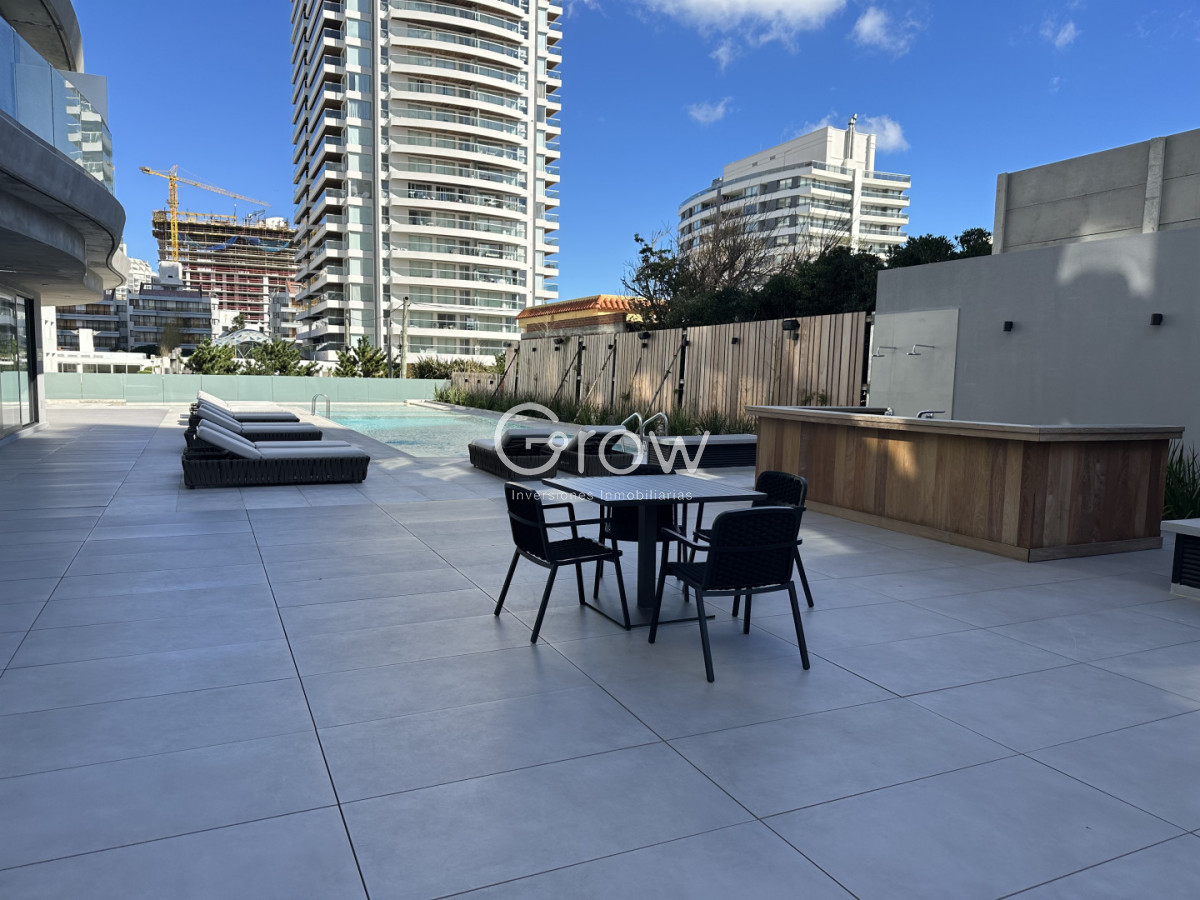 Apartamento ID.3733 - MANGLAR BRAVA. ESQUINERO CON GARAGE PARA DOS AUTOS.