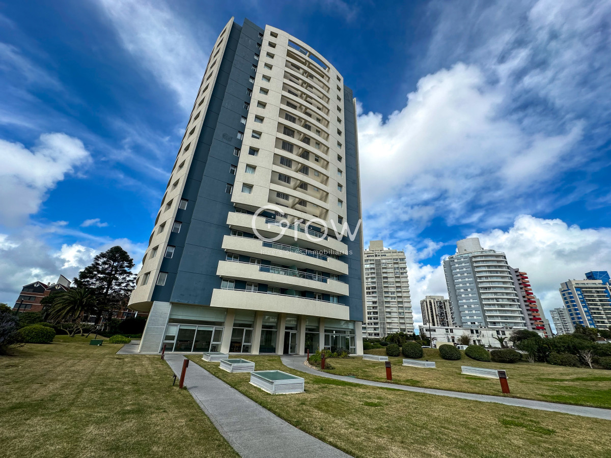 Apartamento ID.3114 - Amplitud y vistas al mar, lo que buscas en un departamento para dis