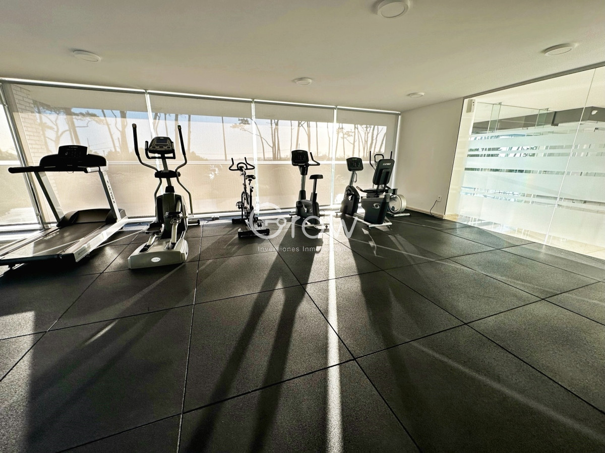 Apartamento ID.1160 - Gran penthouse en torre clásica de playa mansa 