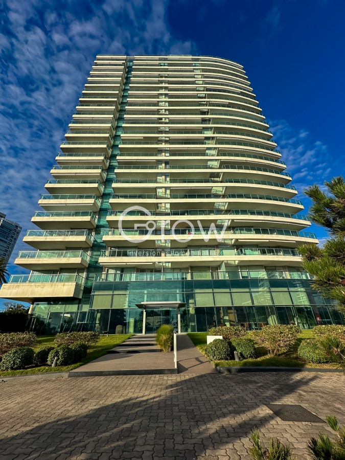 Apartamento ID.2828 - Exclusivo piso alto en Playa Mansa!