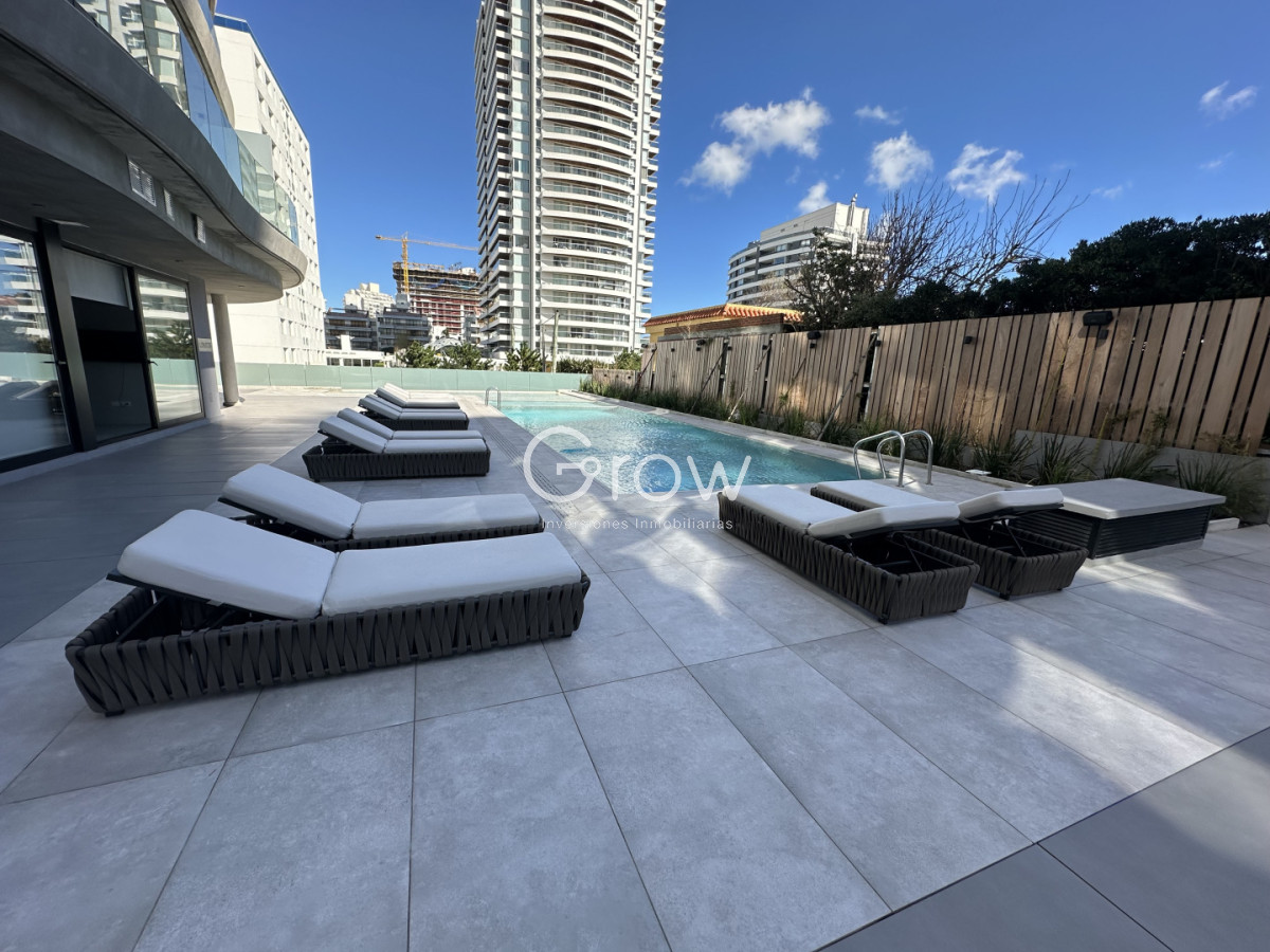 Apartamento ID.3733 - MANGLAR BRAVA. ESQUINERO CON GARAGE PARA DOS AUTOS.