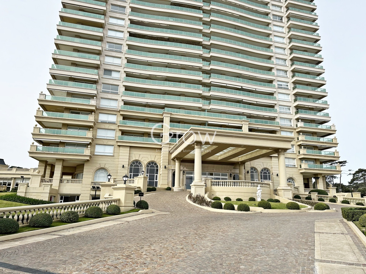 Apartamento ID.3017 - Exclusivo departamento en Torre de categoría en Playa Mansa!