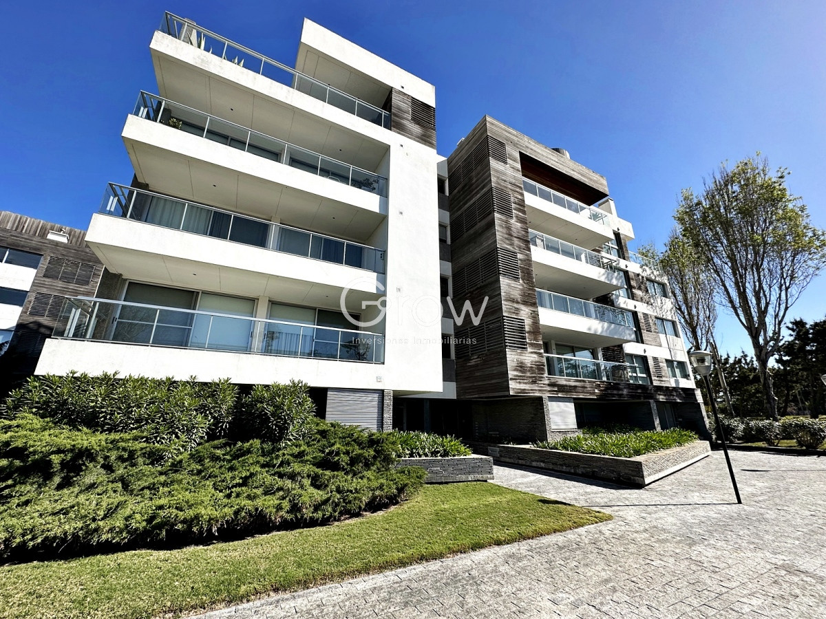 Apartamento ID.859 - Categoría en primera linea de Playa Brava