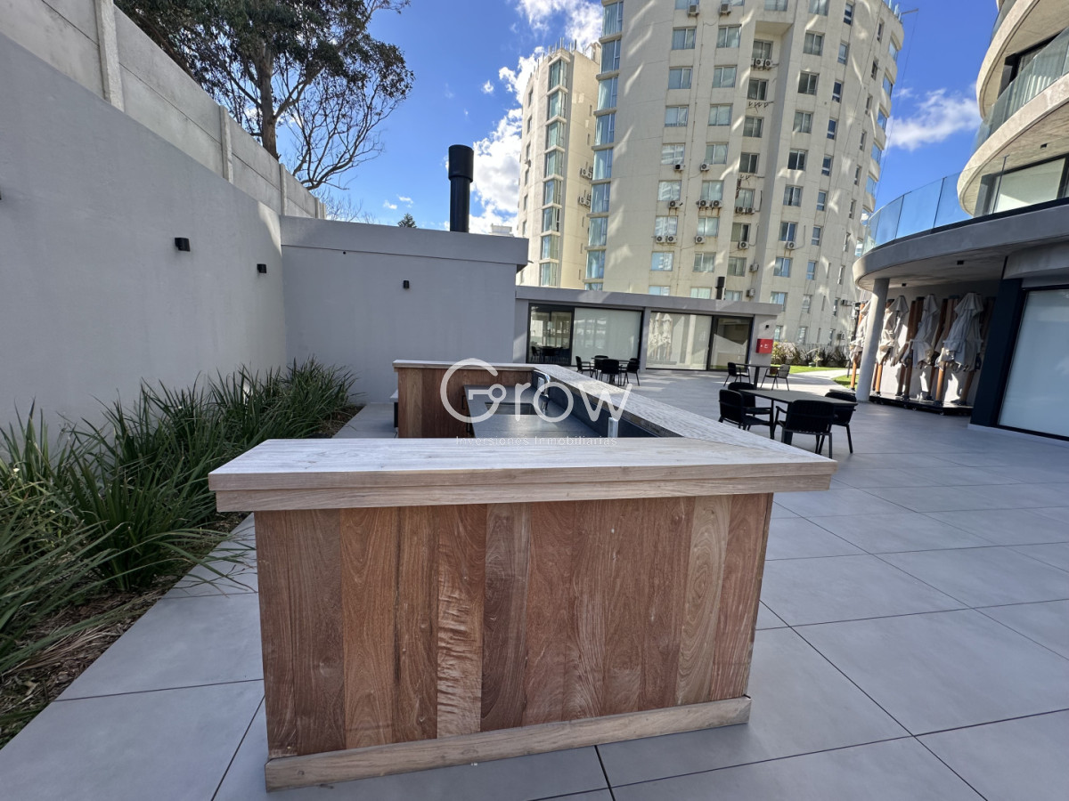 Apartamento ID.3733 - MANGLAR BRAVA. ESQUINERO CON GARAGE PARA DOS AUTOS.