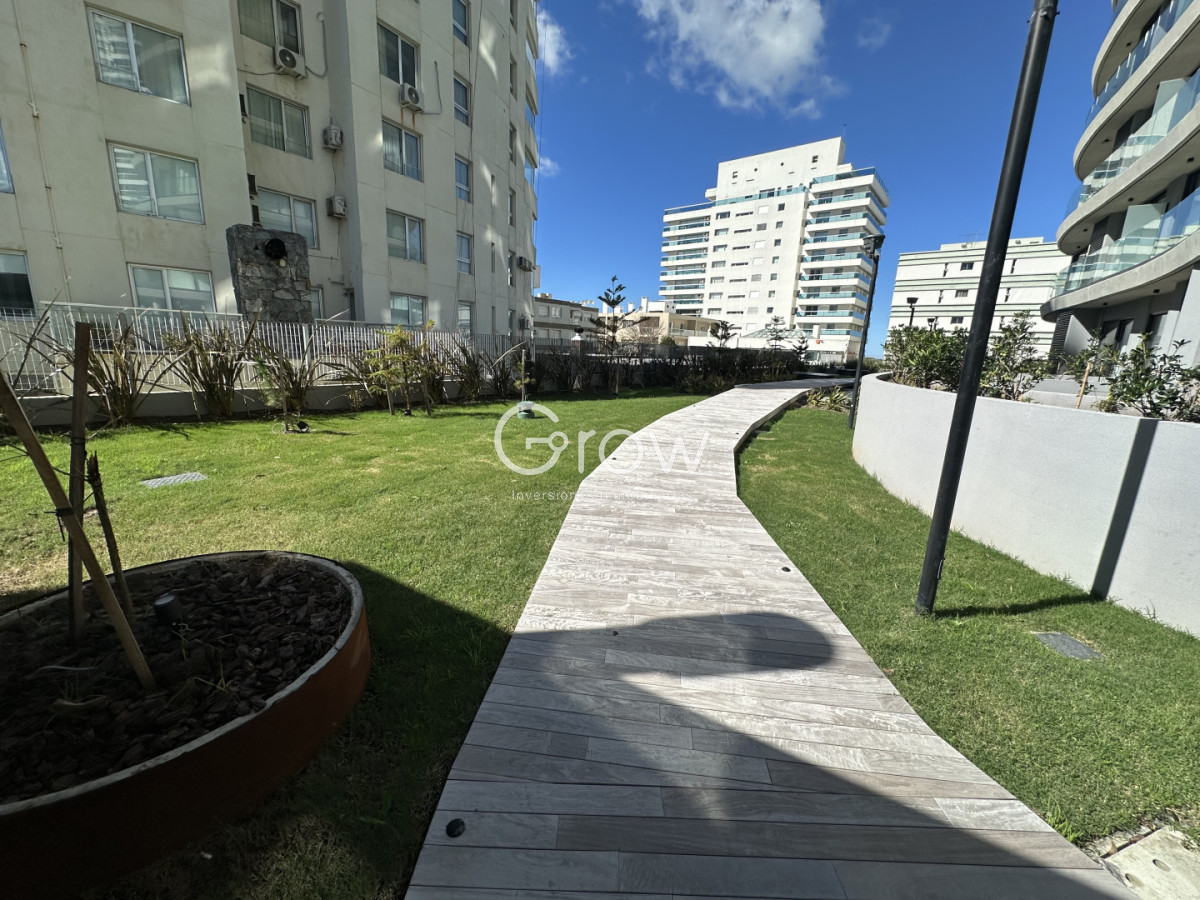 Apartamento ID.3733 - MANGLAR BRAVA. ESQUINERO CON GARAGE PARA DOS AUTOS.