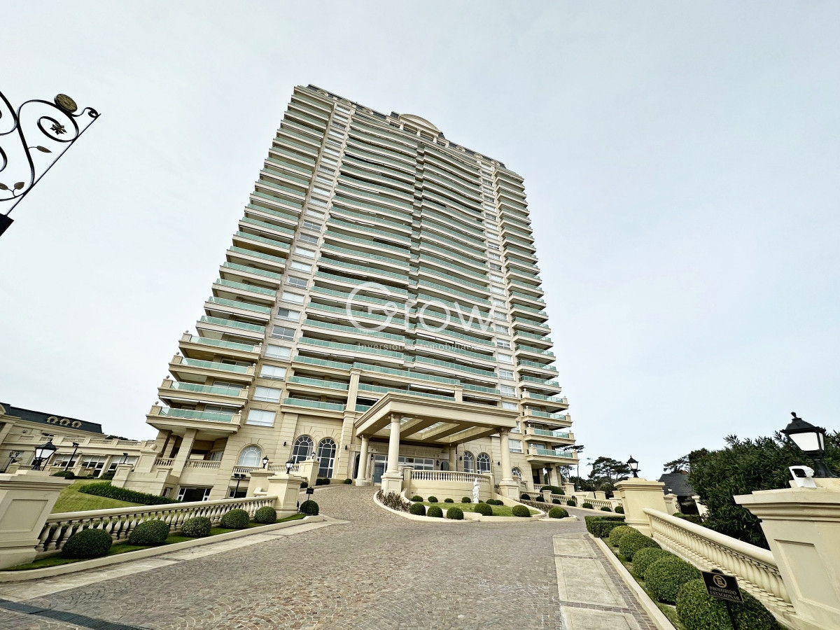 Apartamento ID.3017 - Exclusivo departamento en Torre de categoría en Playa Mansa!
