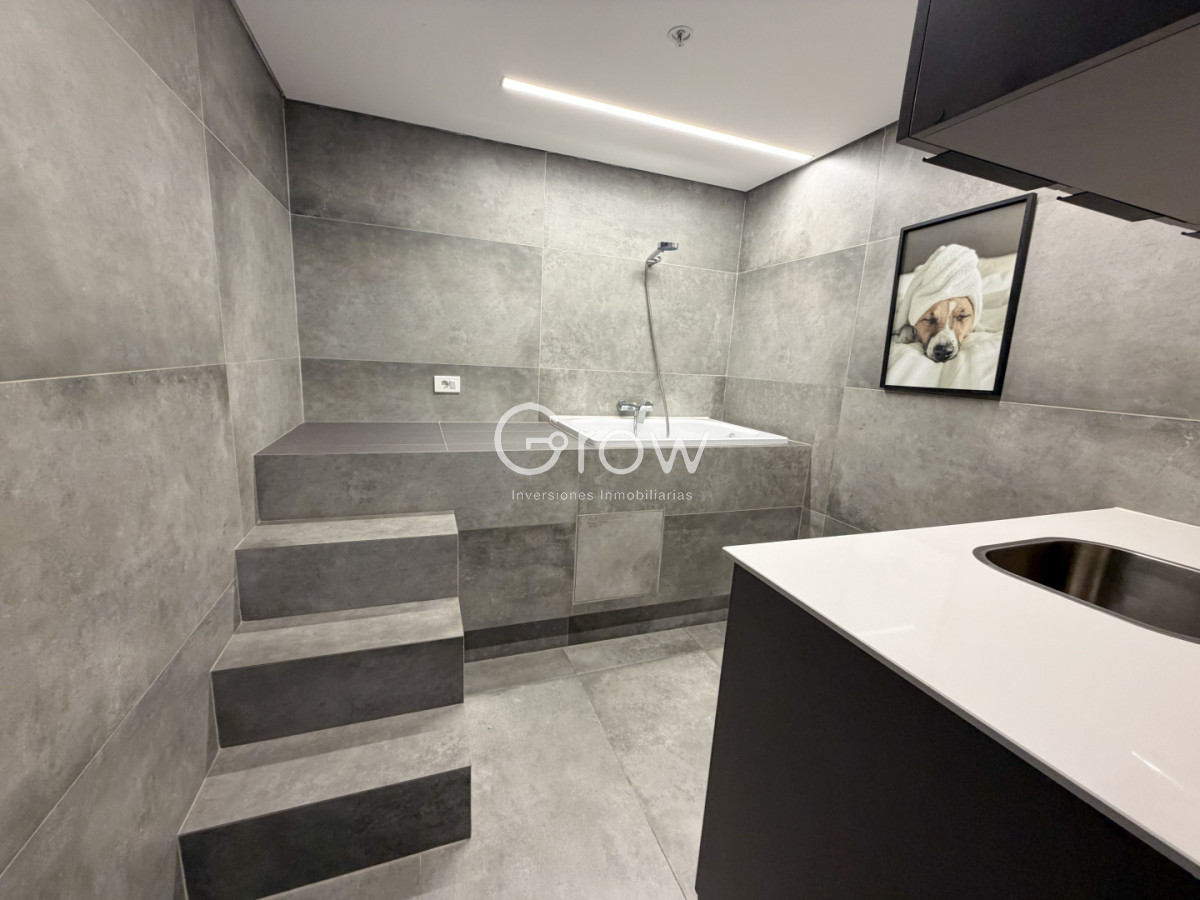 Apartamento ID.1766 - Alquiler anual en More Buceo piso alto!