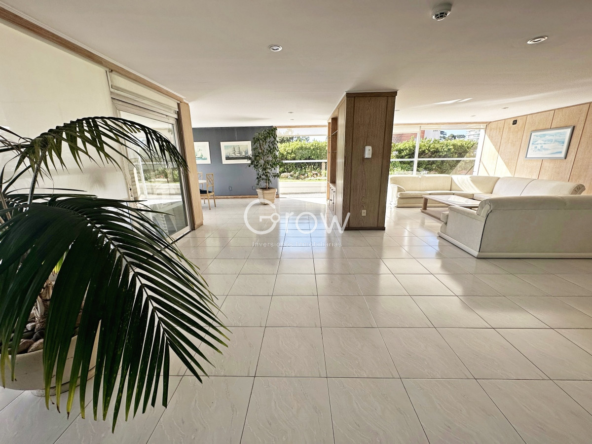 Apartamento ID.1172 - Penthouse en primera linea de Playa Mansa