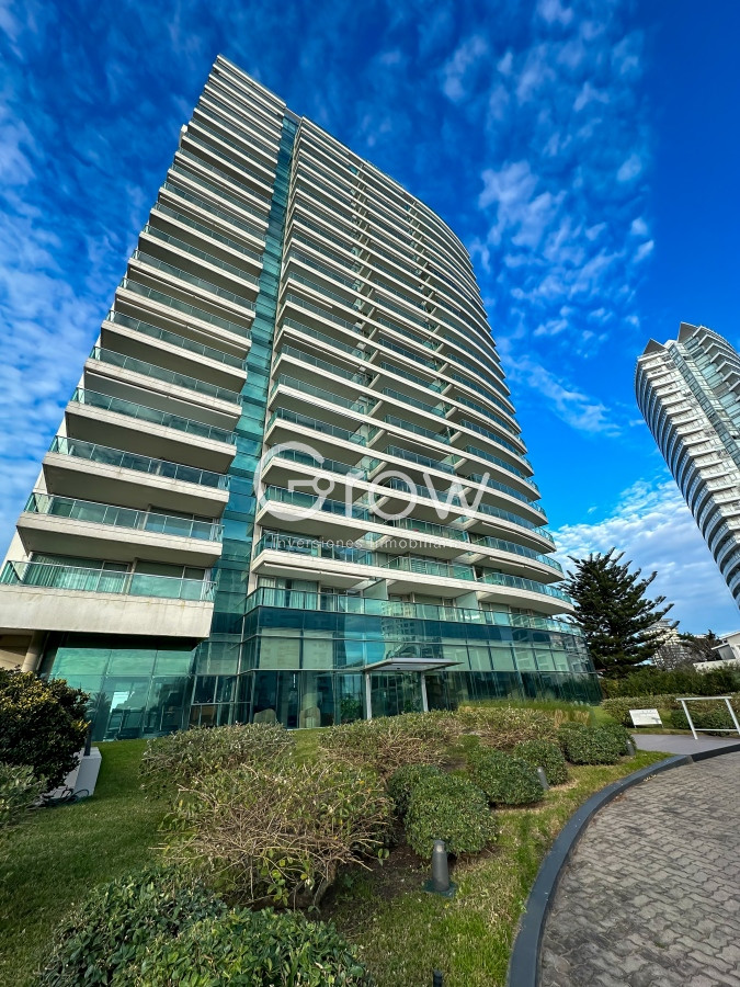 Apartamento ID.2828 - Exclusivo piso alto en Playa Mansa!