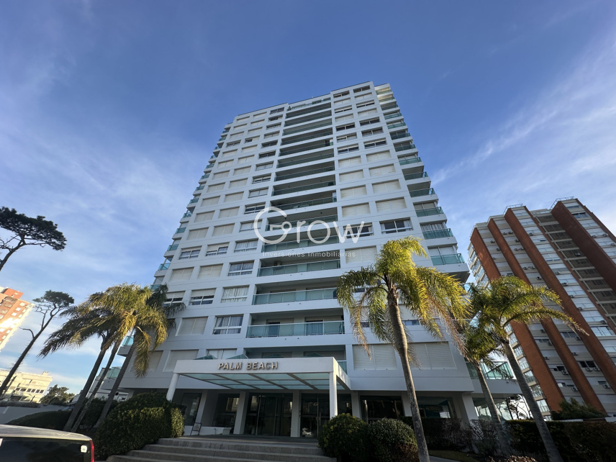 Apartamento ID.4091 - Exclusivo departamento piso alto en venta a solo pasos del mar en Playa Mansa
