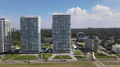 Continuando con el Éxito, nace Le Parc IV.