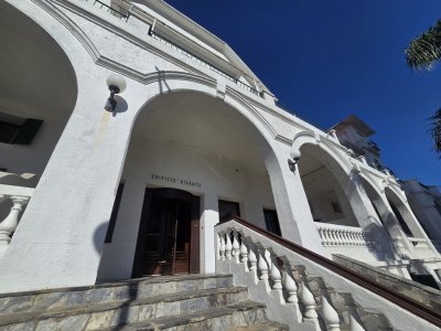 Departamento en edificio clasico de calle 20 - Biarritz