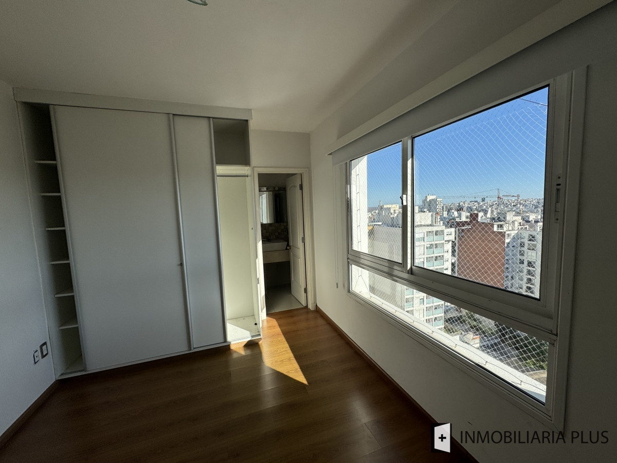 Apartamento ID.1651 - Venta de Penthouse de 3 dormitorios en suite con 315 m2, ascensor de uso exclusivo a pasos de Montevideo Shopping