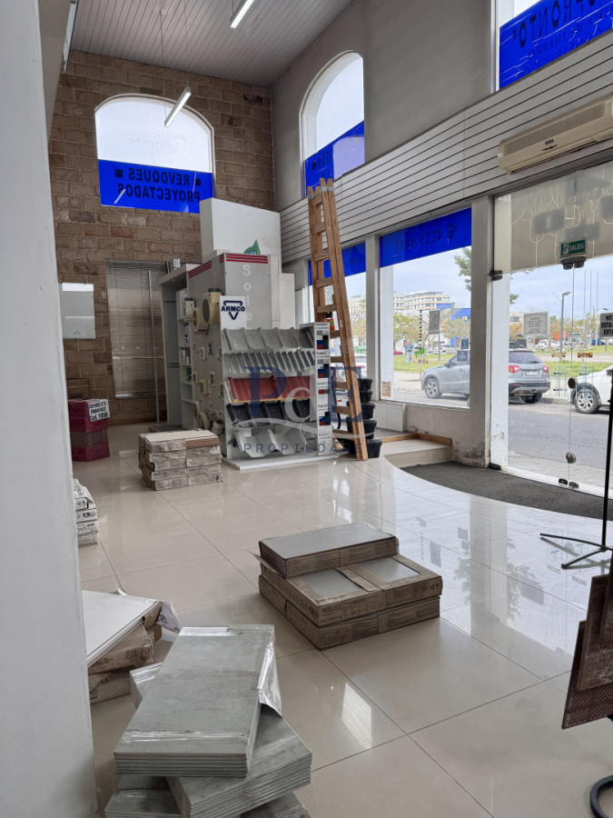Gran terreno, local centro Maldonado - Imagen 11