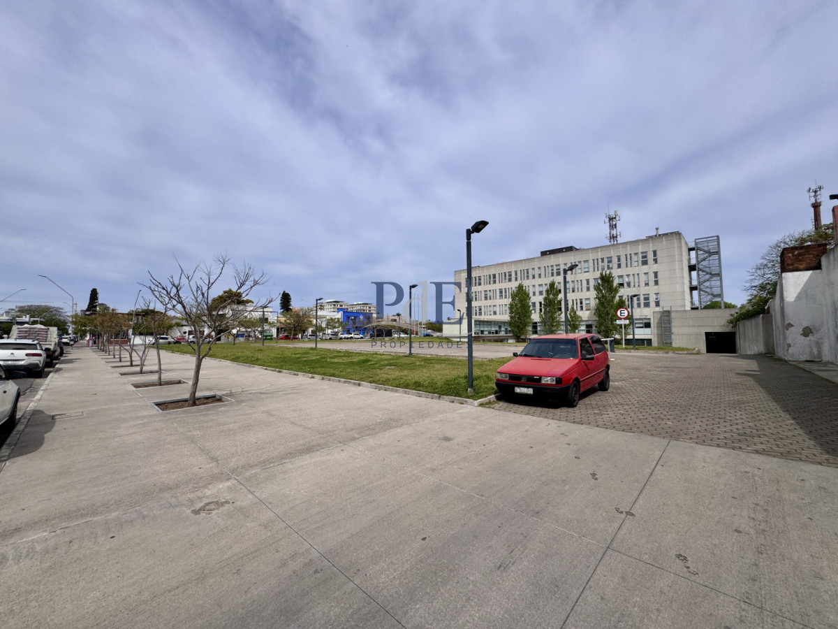 Gran terreno, local centro Maldonado - Imagen 4
