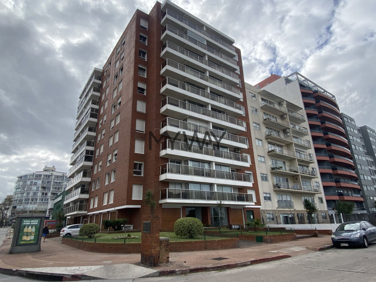Apartamento ID.337/Venta-apartamento-2-dormitorios-2-baños--Rambla-de-Malvín - Venta apartamento 2 dormitorios 2 baños  Rambla de Malvín