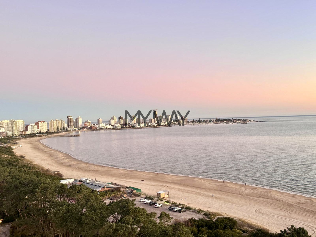 Apartamento ID.353/Apartamento-4-dormitorios-de-categoria-Punta-del-Este - Apartamento 4 dormitorios de categoria Punta del Este