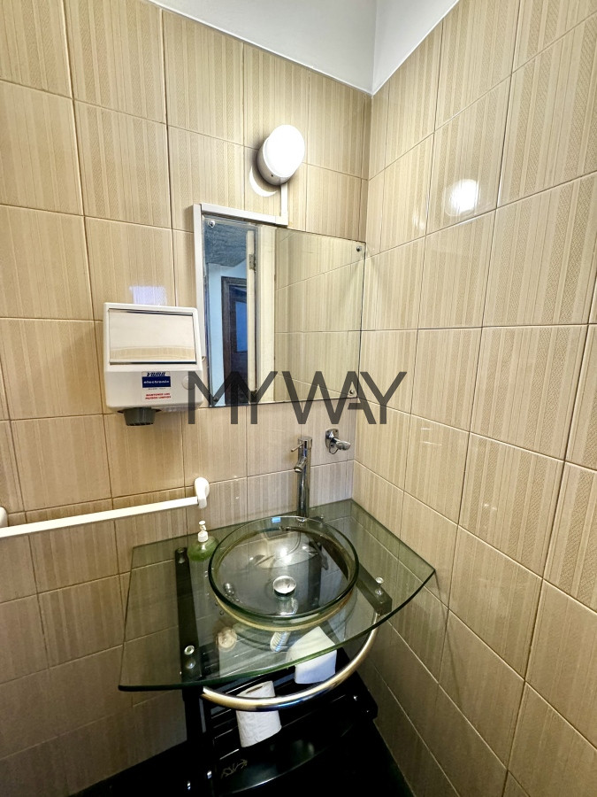 Apartamento ID.270/Venta-gran-oficina-en-la-Ciudad-Vieja - Venta gran oficina en la Ciudad Vieja