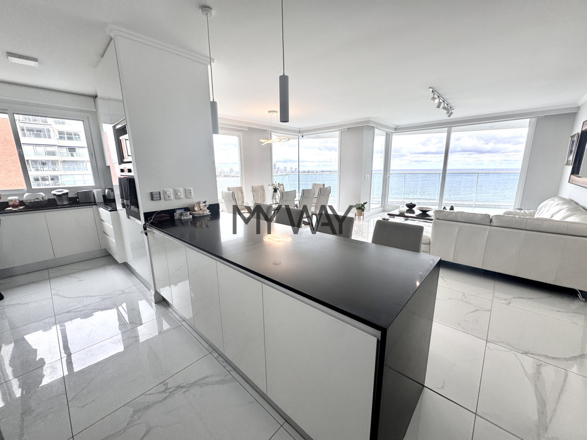 Apartamento ID.353/Apartamento-4-dormitorios-de-categoria-Punta-del-Este - Apartamento 4 dormitorios de categoria Punta del Este