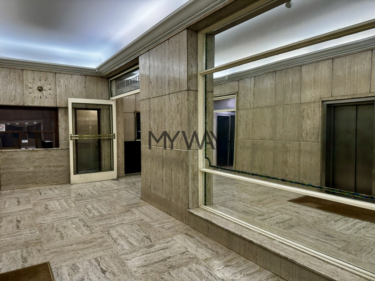 Apartamento ID.270/Venta-gran-oficina-en-la-Ciudad-Vieja - Venta gran oficina en la Ciudad Vieja