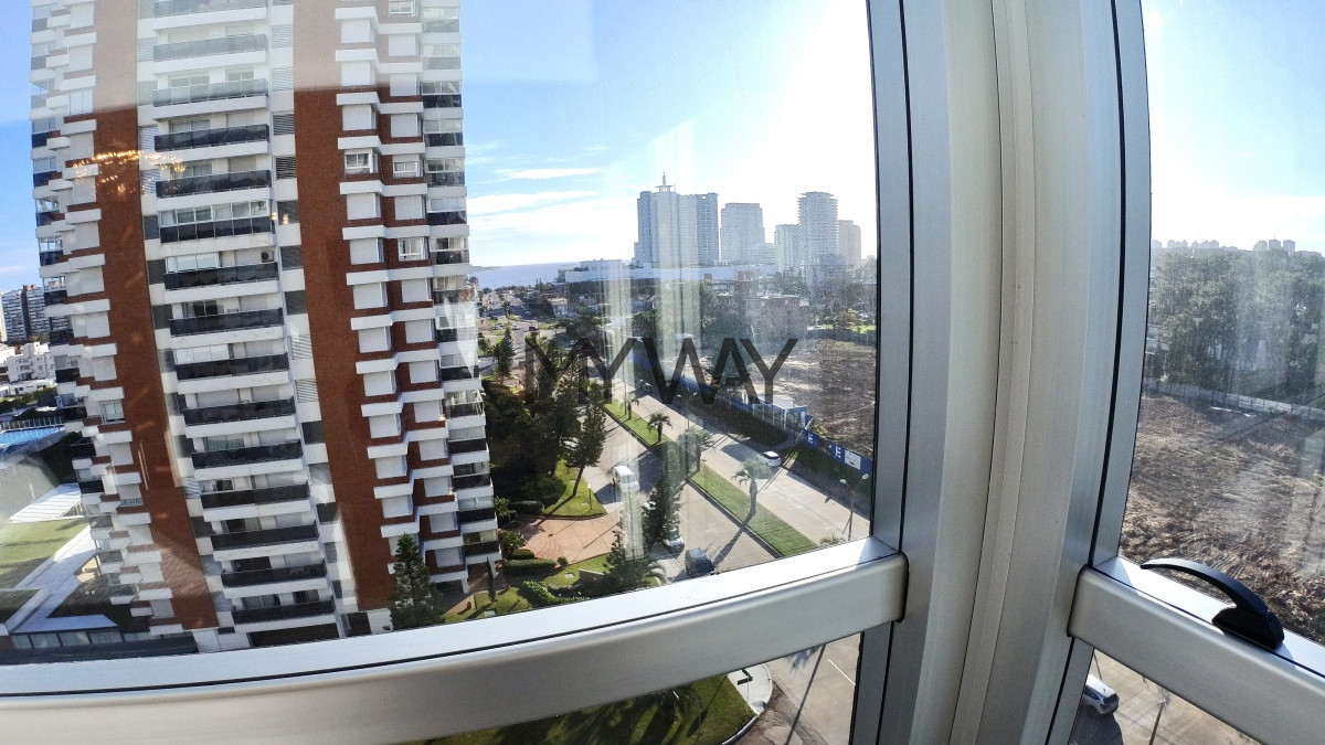 Apartamento ID.125/Venta-Apartamento-3-dormitorios-Punta-del-Este-torre-de-categoría-excelente-estado-sobre-Chiverta-con-todos-los-amenities - Venta Apartamento 3 dormitorios Punta del Este torre de categoría excelente estado sobre Chiverta con todos los amenities