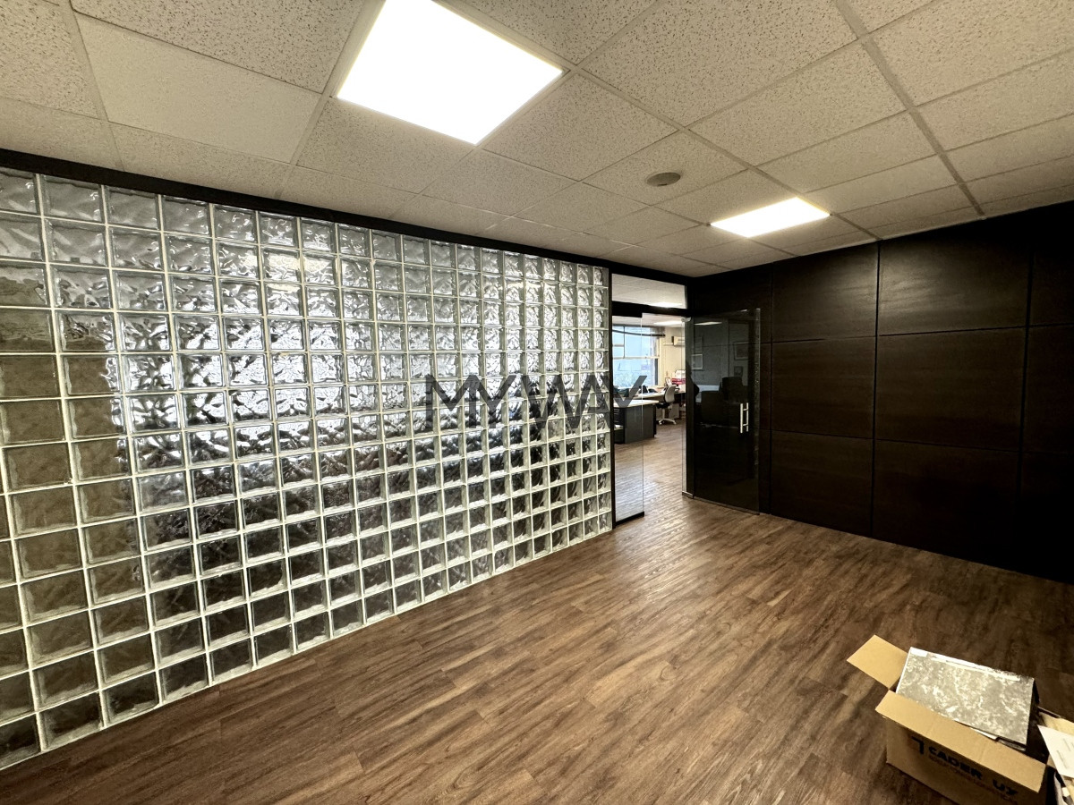 Apartamento ID.270/Venta-gran-oficina-en-la-Ciudad-Vieja - Venta gran oficina en la Ciudad Vieja