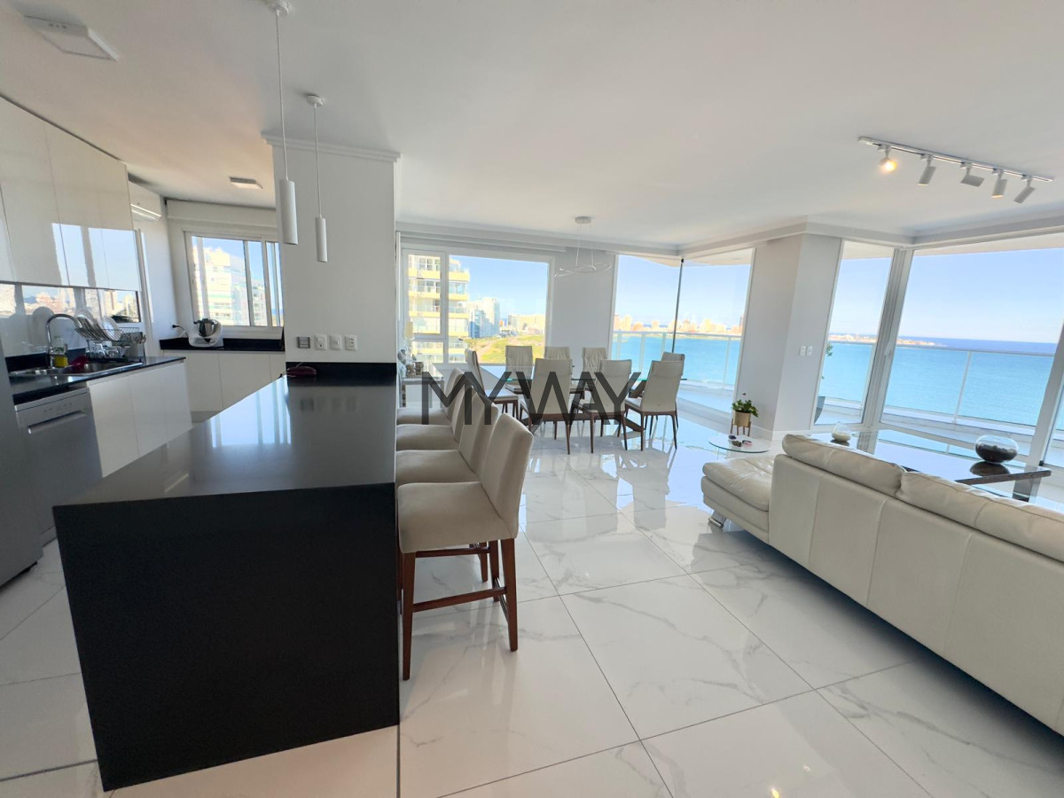 Apartamento ID.353/Apartamento-4-dormitorios-de-categoria-Punta-del-Este - Apartamento 4 dormitorios de categoria Punta del Este
