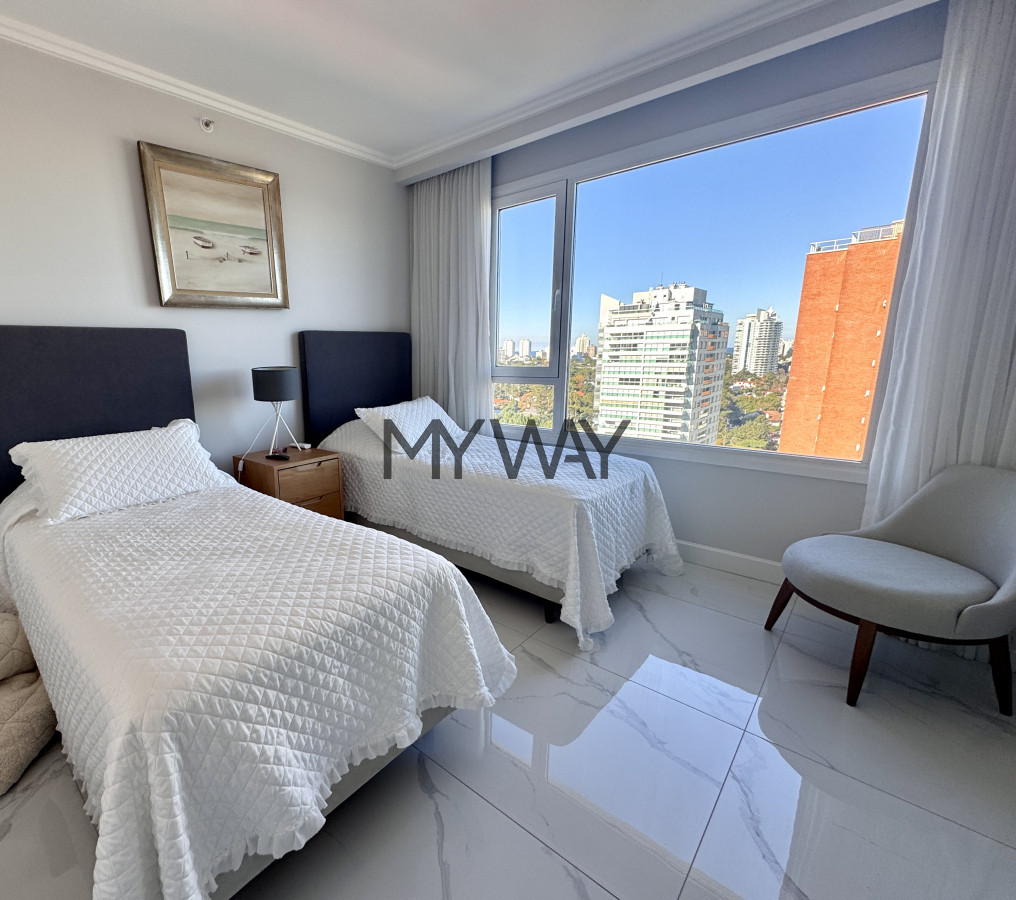 Apartamento ID.353/Apartamento-4-dormitorios-de-categoria-Punta-del-Este - Apartamento 4 dormitorios de categoria Punta del Este