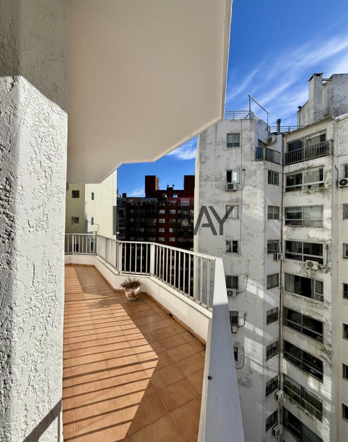 Apartamento ID.369/Apartamento-3-dormitorios-Rambla-República-del-Perú - Apartamento 3 dormitorios Rambla República del Perú