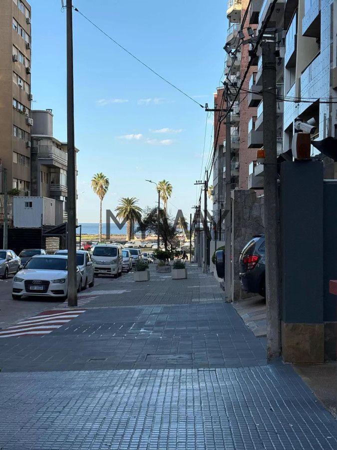 Apartamento ID.99/Apartamento--1-dormitorio-y-medio-a-una-cuadra-del-mar-Punta-Carretas - Apartamento  2 dormitorio  a una cuadra del mar Punta Carretas