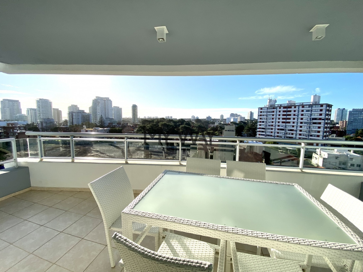 Apartamento ID.125/Venta-Apartamento-3-dormitorios-Punta-del-Este-torre-de-categoría-excelente-estado-sobre-Chiverta-con-todos-los-amenities - Venta Apartamento 3 dormitorios Punta del Este torre de categoría excelente estado sobre Chiverta con todos los amenities