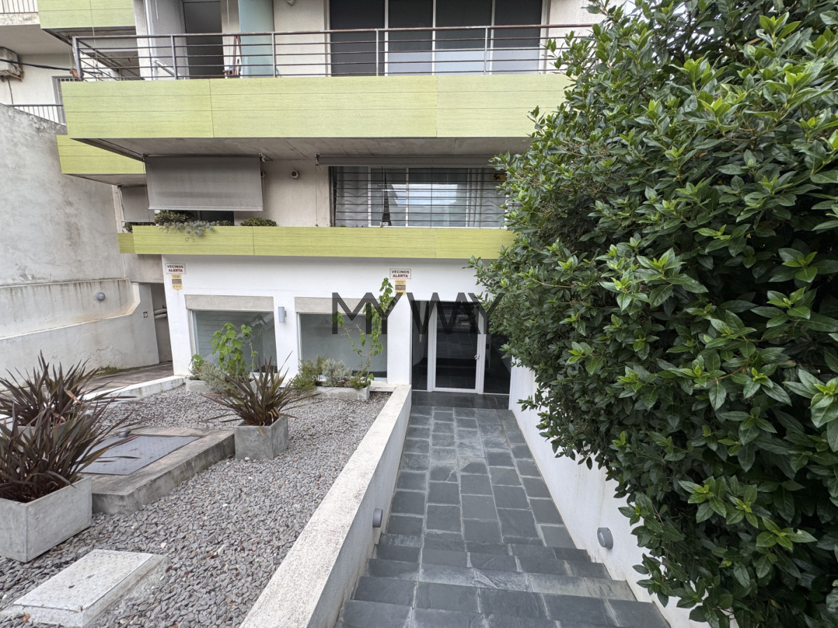 Apartamento ID.398/1-dormitorio-en-Malvin-a-1-cuadra-de-la-rambla - 1 dormitorio en Malvin a 1 cuadra de la rambla