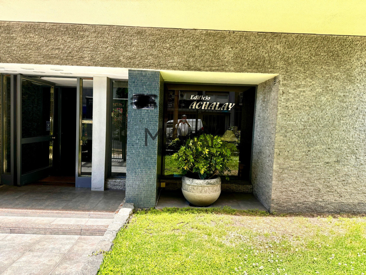 Apartamento ID.328/Venta-apartamento-2-dormitorios-Pocitos-a-1-cuadra-del-mar - Venta apartamento 2 dormitorios Pocitos a 1 cuadra del mar