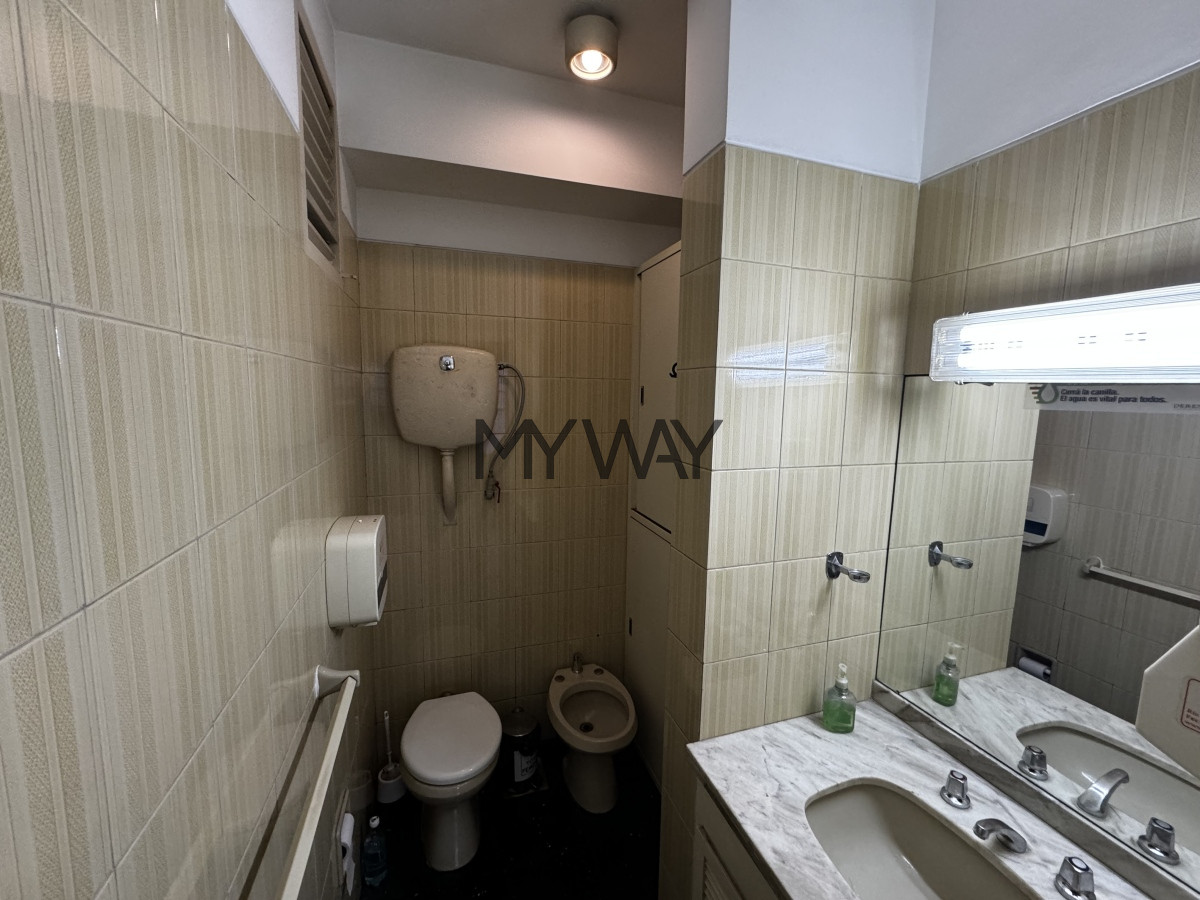 Apartamento ID.270/Venta-gran-oficina-en-la-Ciudad-Vieja - Venta gran oficina en la Ciudad Vieja