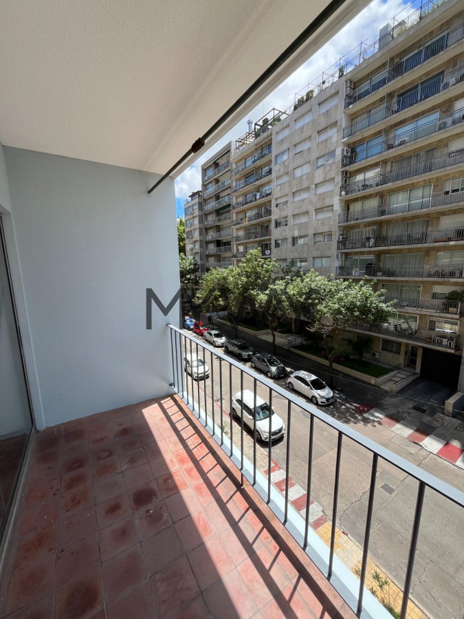 Apartamento ID.328/Venta-apartamento-2-dormitorios-Pocitos-a-1-cuadra-del-mar - Venta apartamento 2 dormitorios Pocitos a 1 cuadra del mar