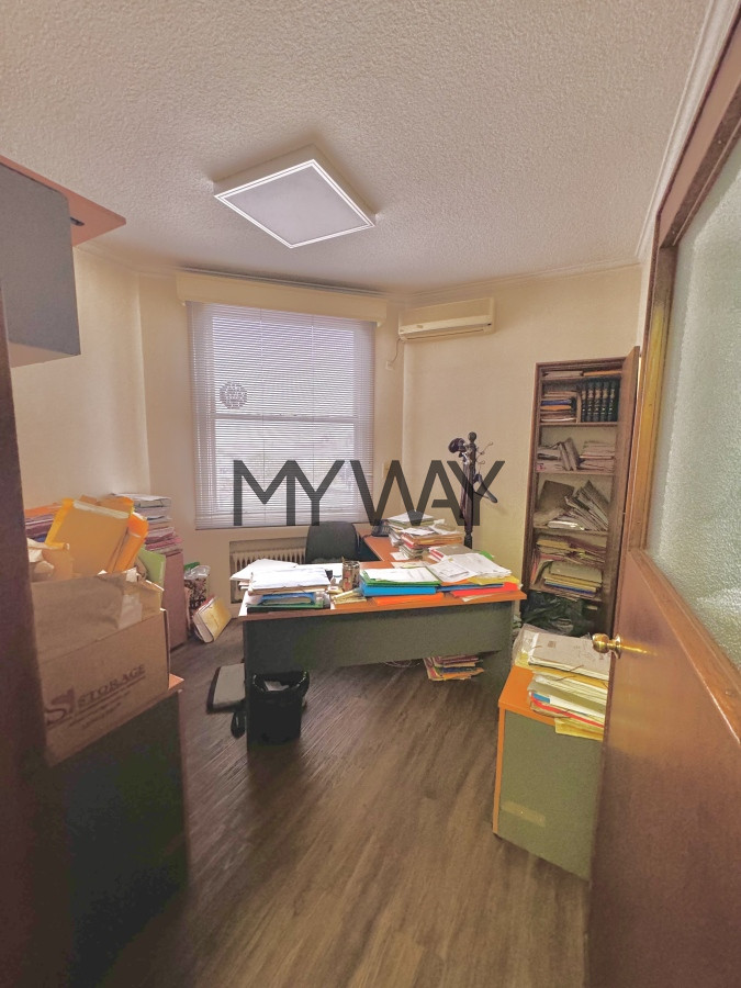 Apartamento ID.270/Venta-gran-oficina-en-la-Ciudad-Vieja - Venta gran oficina en la Ciudad Vieja