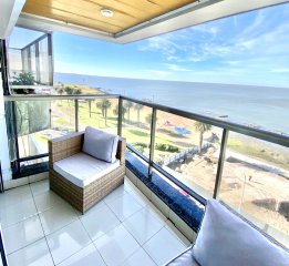 Venta apartamento 3 Dormitorios Rambla Punta Carretas
