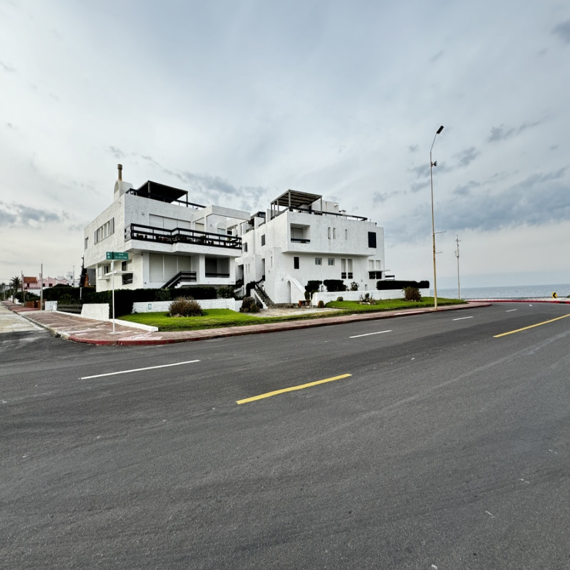 Apartamento  4 dormitorios duplex Punta del Este