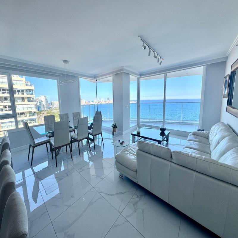 Apartamento 4 dormitorios de categoria Punta del Este