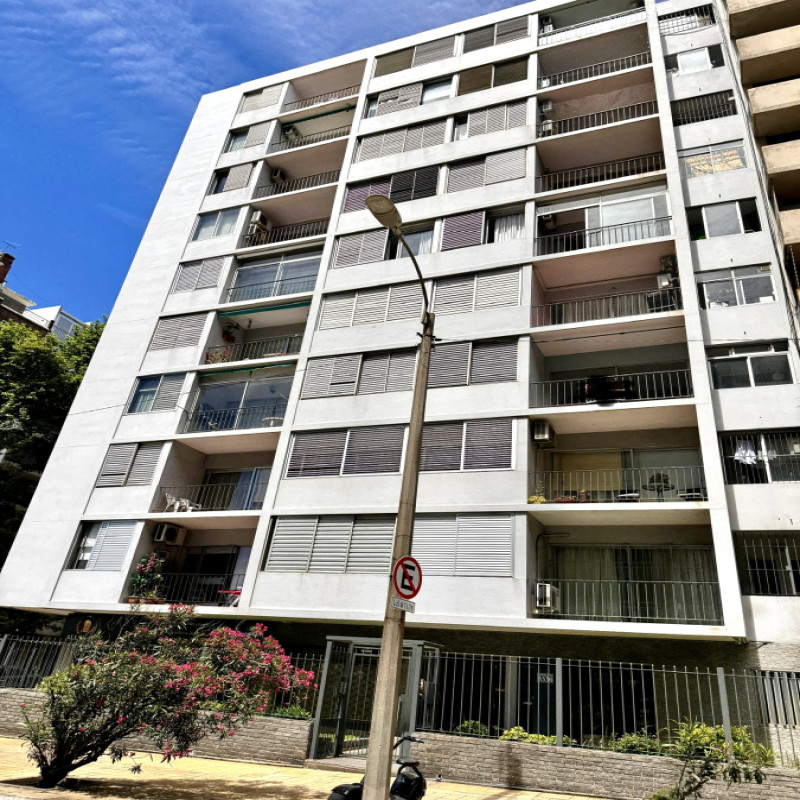 Venta apartamento 2 dormitorios Pocitos a 1 cuadra del mar